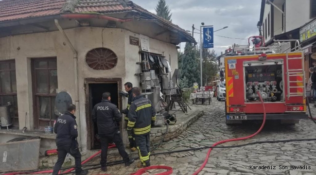 Tarihi Çarşıdaki Yangına İtfaiyeden Anında Müdahale