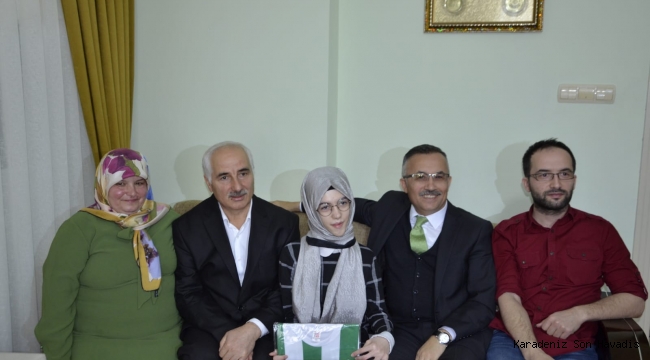 Vali Çeber’ den Genç Şaire Ziyaret