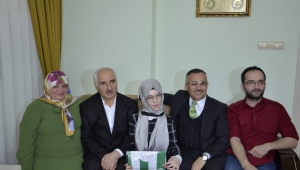 Vali Çeber’ den Genç Şaire Ziyaret