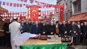 Vali Erdoğan Bektaş'ın Annesi Dualarla Ebediyete Uğurlandı