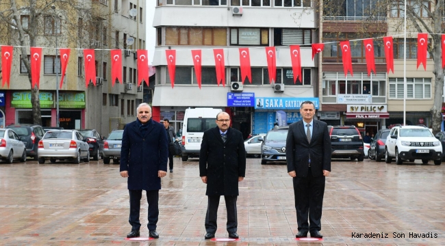 ÇANAKKALE ZAFERİ VE ŞEHİTLERİ ANMA GÜNÜ NEDENİYLE TÖREN DÜZENLENDİ