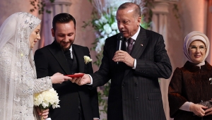 Cumhurbaşkanı Erdoğan, yeğeninin nikah şahitliğini yaptı