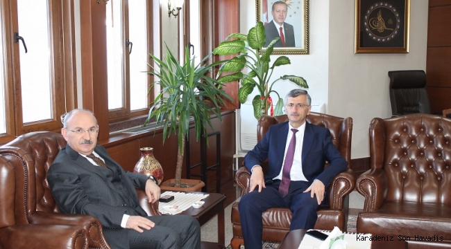  Kastamonu Valisi Yaşar Karadeniz’den Vali Erdoğan Bektaş’a taziye ziyareti.
