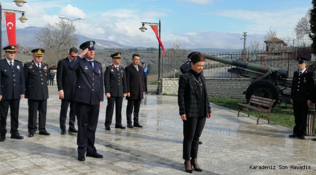 Safranbolu şehit mezarlığında 18 Mart Çanakkale Şehitlerini Anma Töreni düzenlendi.