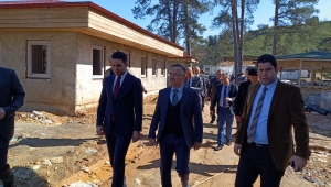 Vali Çeber, Gençlik Kampında İncelemelerde Bulundu