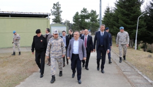  Vali Çeber, Pazar Hava Radar Kıta Komutanlığında İncelemelerde Bulundu