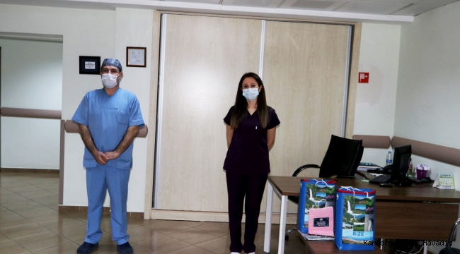 Rize’de 2 Sağlık Personeli Koranavirüsü Yenerek, Alkışlarla Görevlerine Döndü