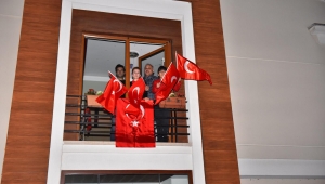 TRABZON TEK YÜREK İSTİKLAL MARŞI’NI OKUDU