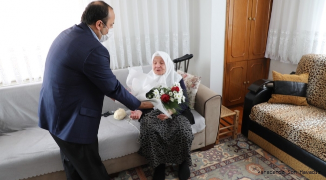 Rize'de 101 Yaşındaki Fatma Nineye Anneler Günü Sürprizi