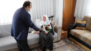 Rize'de 101 Yaşındaki Fatma Nineye Anneler Günü Sürprizi
