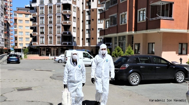 RİZE’DE EV EV MASKE DAĞITIMI…