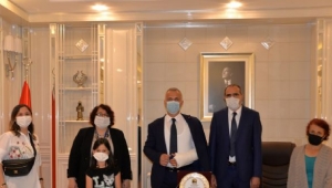  Hayvanseverlerden Başkan Babaoğlu'na Teşekkür Plaketi 