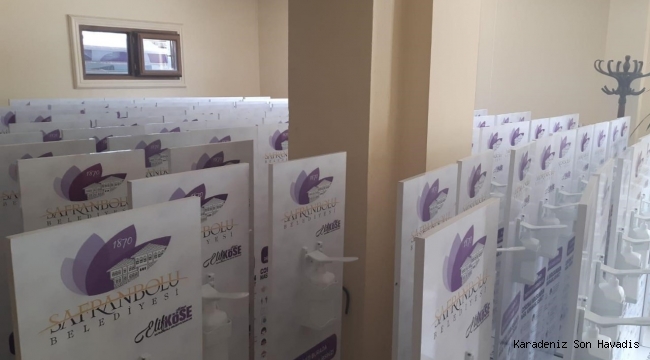 Safranbolu Belediyesi’nden dezenfektan standı üretimi