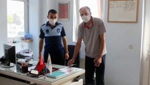 Arifiye Belediyesi Zabıta Ekipleri Bulunan Parayı Sahibine Teslim Etti…