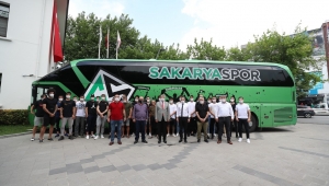  Başkan Ekrem Yüce’den Sakaryaspor’a 100 bin TL’lik destek