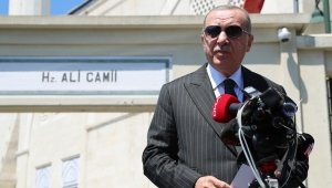 Cumhurbaşkanı Erdoğan, Cuma namazını Hz. Ali Camii’nde kıldı