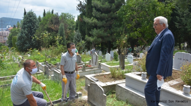 MEZARLIKLAR BAYRAMA HAZIRLANIYOR