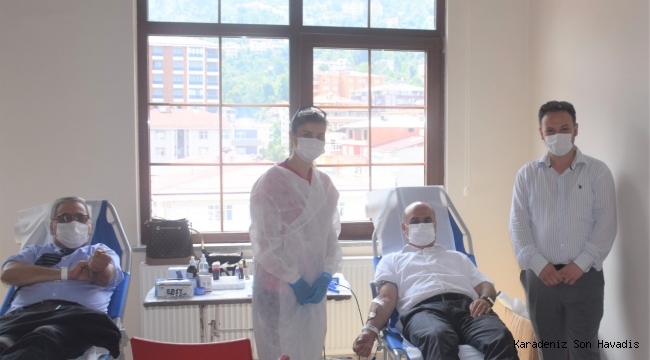 Rize Emniyet Müdürlüğü'nden Türk Kızılay'ına kan bağışı