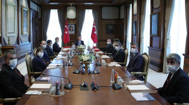 Cumhurbaşkanı Erdoğan, 100. kuruluş yılı dolayısıyla Anadolu Ajansı heyetini kabul etti