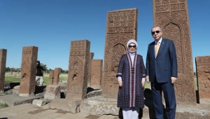 Cumhurbaşkanı Erdoğan, Ahlat Selçuklu Mezarlığı'nı ziyaret etti