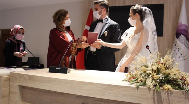 Başkanı Köse Yeni Nikah Salonunda İlk Nikahını Kıydı
