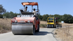 Beton yol çalışmaları Ahibaba Mahallesi’nde devam ediyor