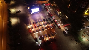 VAKFIKEBİRLİLER ‘ARABADA SİNEMA’ KEYFİ YAŞADI