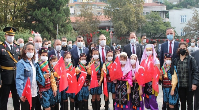 Cumhuriyetin 97. Yıldönümü Zonguldak'da Coşkuyla Kutlandı