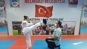 DOWN SENDROMLU BÜŞRA'NIN HEDEFİ ALTIN MADALYA