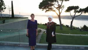 Emine Erdoğan, Ukrayna Devlet Başkanı'nın eşi Olena Zelenska ile görüştü