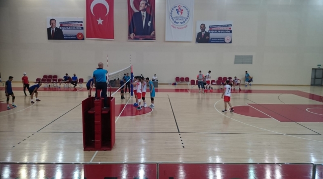 Melikgazi Belediyespor voleybol takımı yine galip geldi