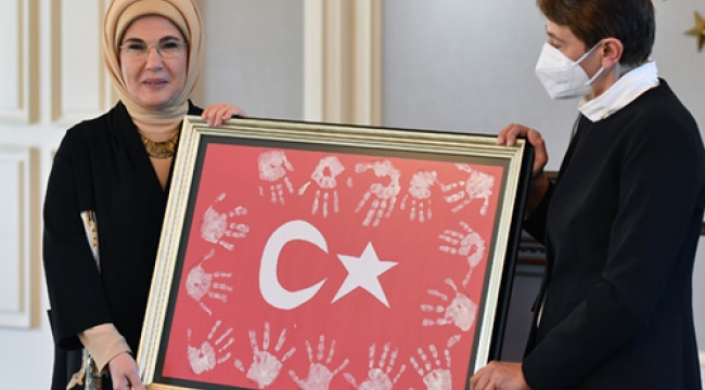 Emine Erdoğan, köy okullarındaki öğretmenlerle bir araya geldi