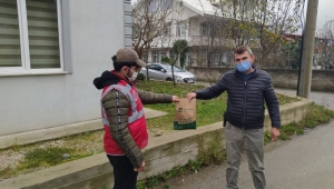 Büyükşehir'in 'Her Eve Maske' dağıtımı sürüyor