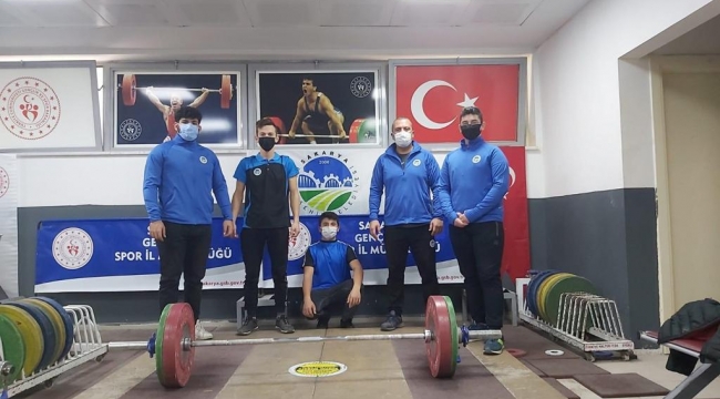 Büyükşehirli halterci Türkiye şampiyonu oldu