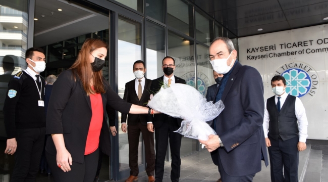 Koronayı yenen Ömer Gülsoy görevine başladı