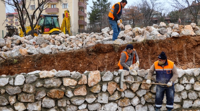 Safranbolu Belediye’sinin 120 Tonluk Taş Duvar Çalışması