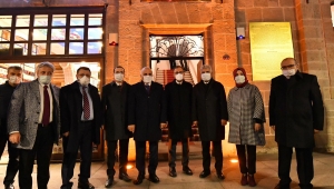 Bakan Kasapoğlu, Trabzon Büyükşehir Belediyesi'ni ziyaret etti