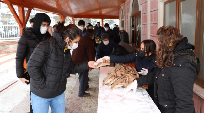 Belediyenin simit ikramına vatandaş katkısı