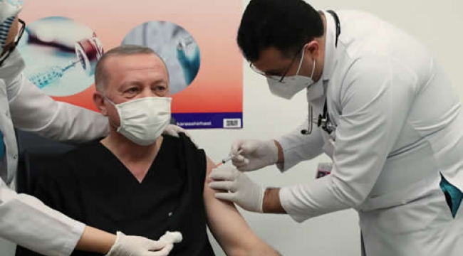 Cumhurbaşkanı Erdoğan, Koronavirüse karşı CoronaVac aşısı yaptırdı