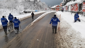  Kar temizleme çalışmalarını sürdürüyor