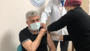 Milletvekili Dr. Adnan Günnar Covid-19 Aşısı Oldu