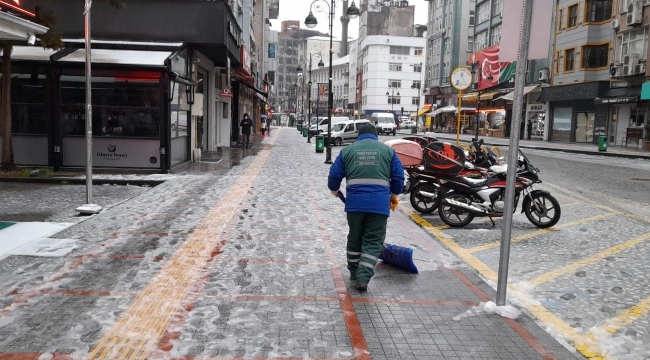 Rize Belediyesi kar mesaisine başladı