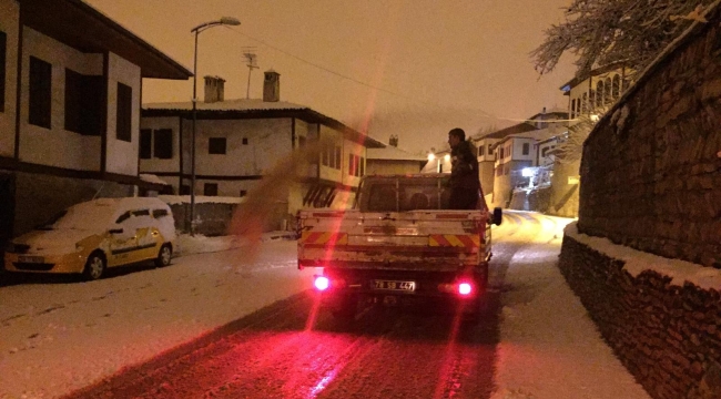 Safranbolu Belediyesi'nin 24 Saatlik Kar Mesaisi