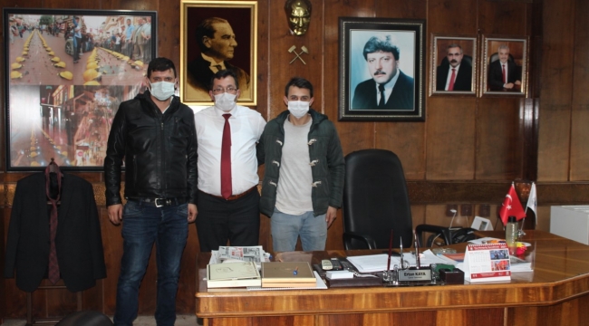 Amasralı kazmacı ustalarından Kaya'ya tebrik ziyareti