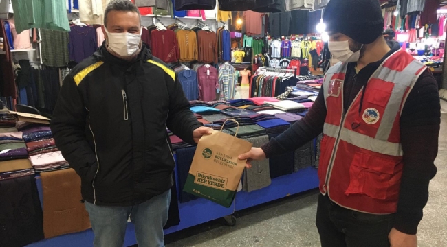 Büyükşehir salgınla mücadelede vatandaşların yanında