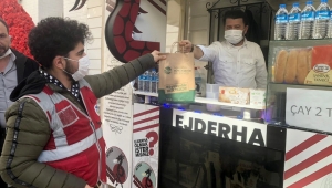 Cadde esnafına Büyükşehir’den ücretsiz maske ve dezenfektan
