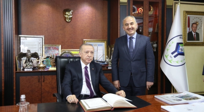Cumhurbaşkanı Erdoğan'dan Rize Belediyesi'ne ziyaret