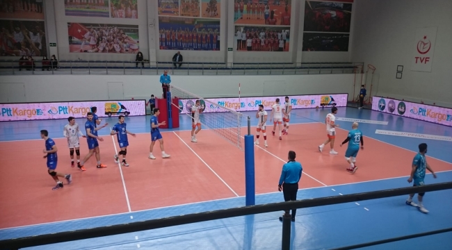 Melikgazi Voleybol deplasmanda Halkbank'ı 3-1 yendi