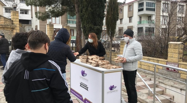 Safranbolu Belediyesi Şehitleri İçin Simit İkramında Bulundu