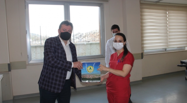 İsmail Gündoğdu, sağlık personellerinin Tıp Bayramı’nı kutladı